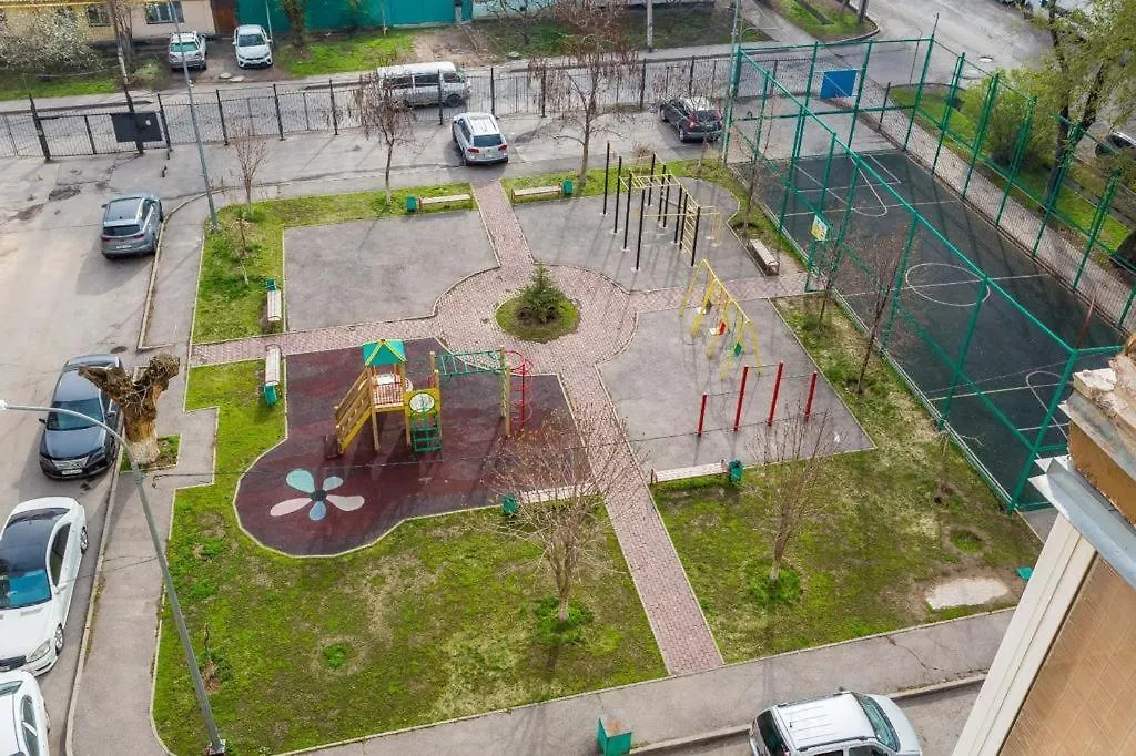 Светлая Квартира Рядом С Парком Горького Almaty